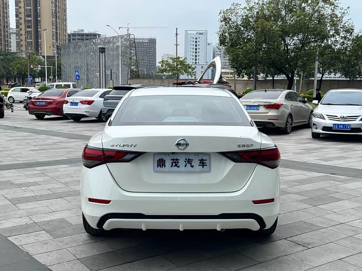 Фото 4 - Nissan Sylphy