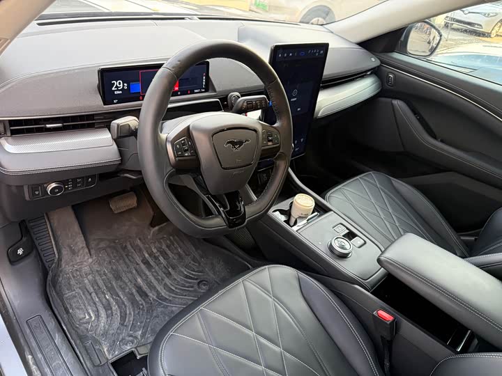 Фото 9 - Ford Mustang Mach-E