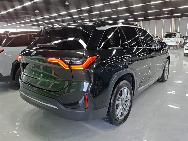 Фото 7 - Nio ES6