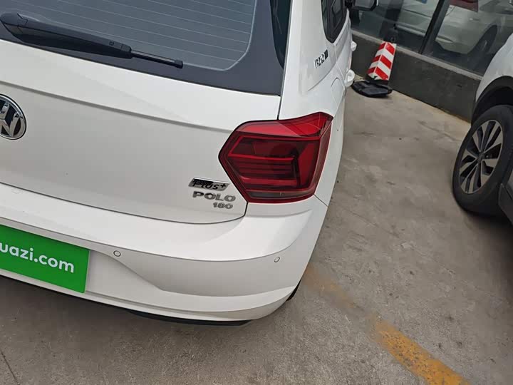 Фото 8 - Volkswagen Polo