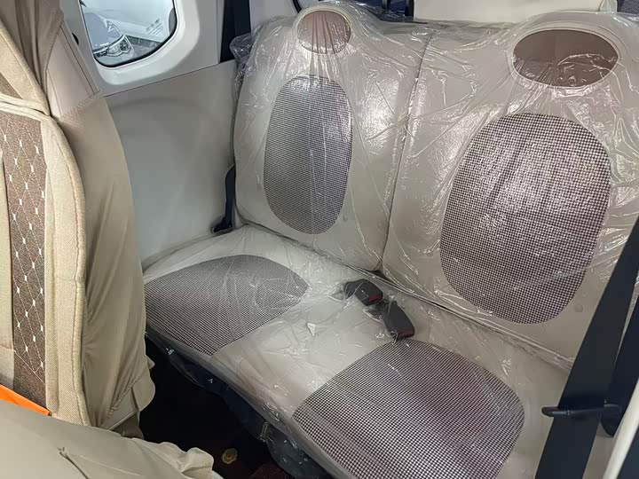 Фото 8 - Bestune Pony