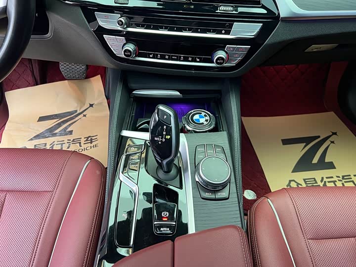 Фото 9 - BMW 5 Series