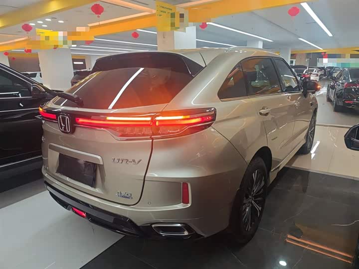 Фото 7 - Honda UR-V