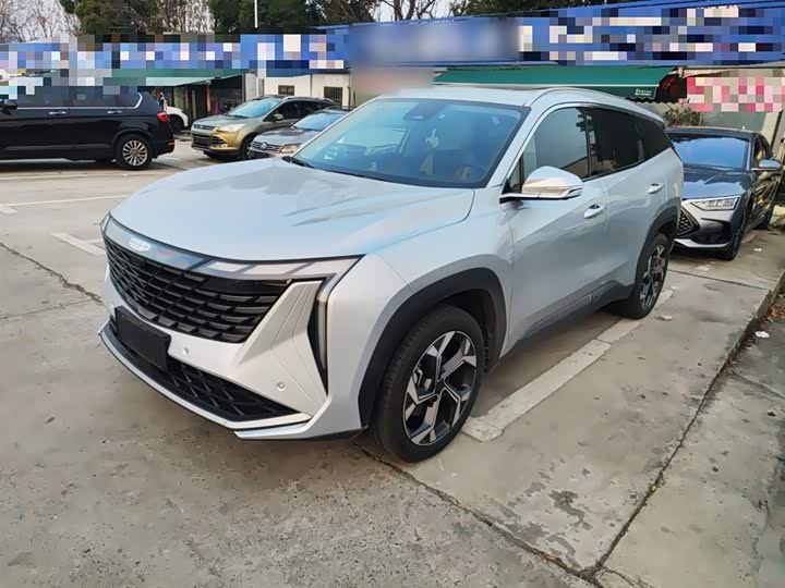 Фото 2 - Geely Atlas L