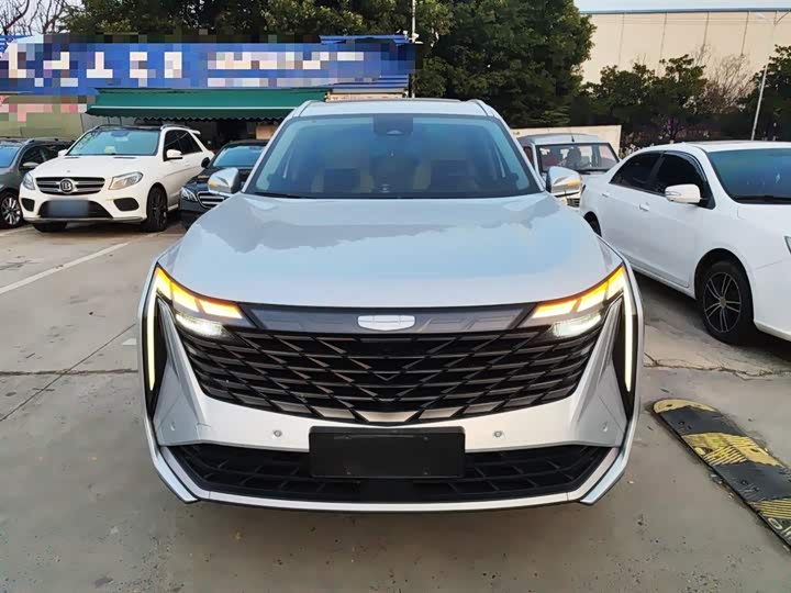 Фото 3 - Geely Atlas L