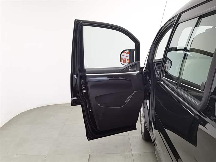 Фото 8 - Dongfeng Forthing Lingzhi M5