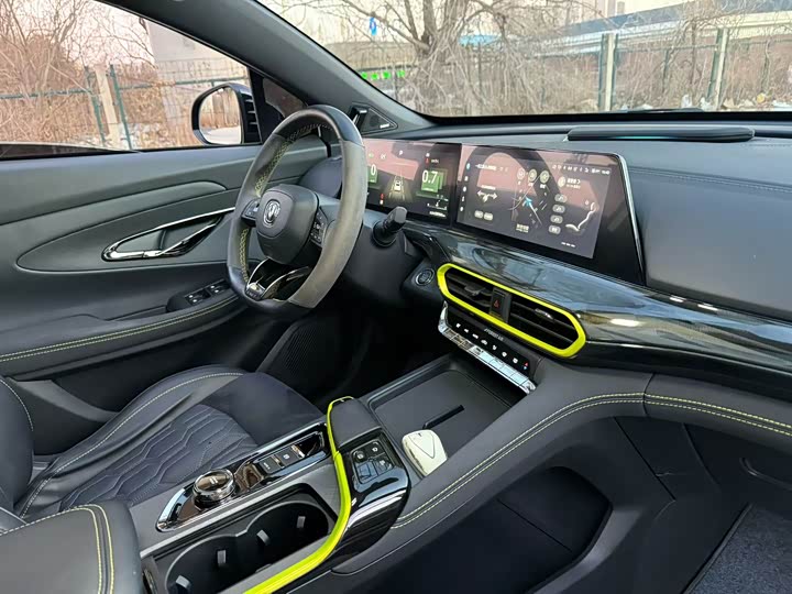 Фото 9 - Changan UNI-T