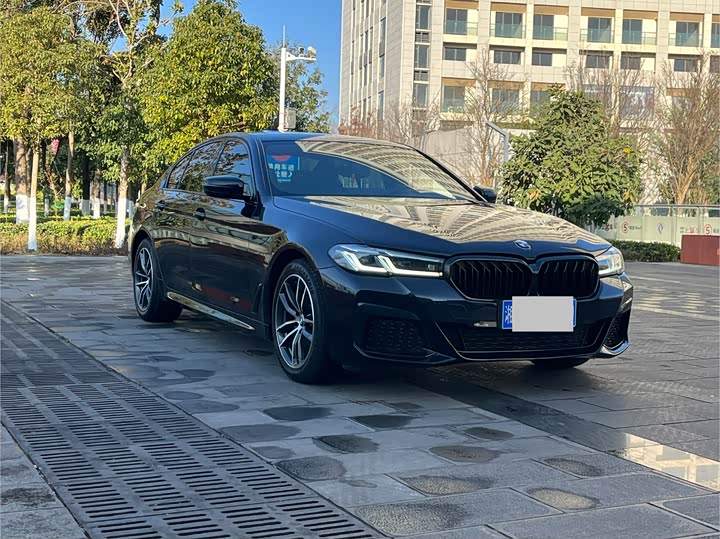 Фото 3 - BMW 5 Series