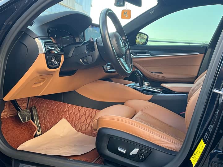 Фото 6 - BMW 5 Series