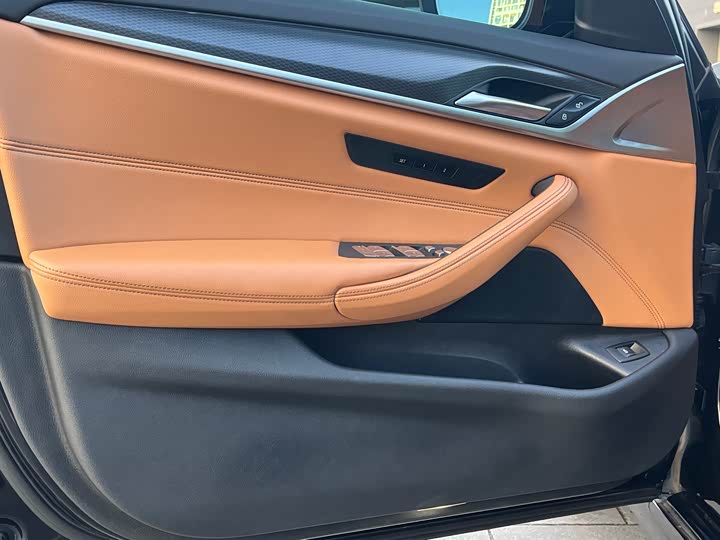 Фото 8 - BMW 5 Series