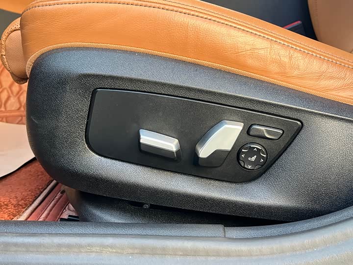 Фото 9 - BMW 5 Series