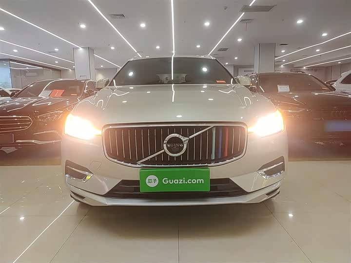 Фото 3 - Volvo XC60