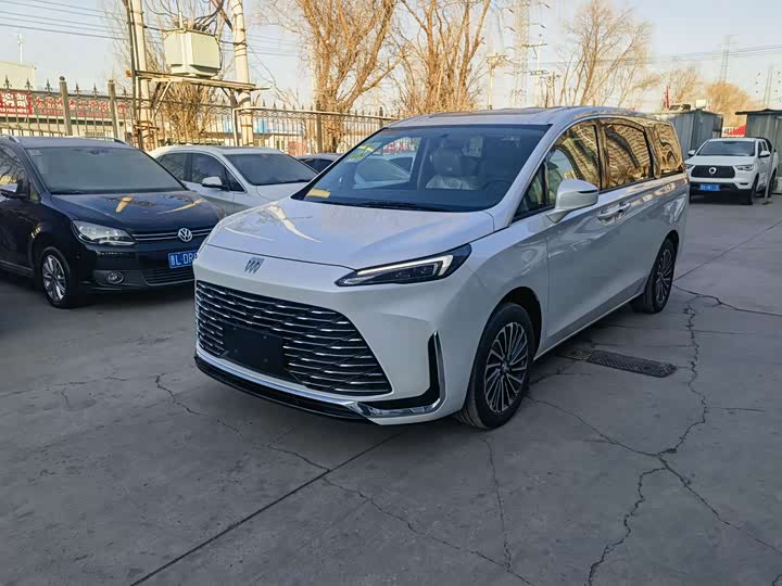 Фото 1 - Buick GL8 Hybrid