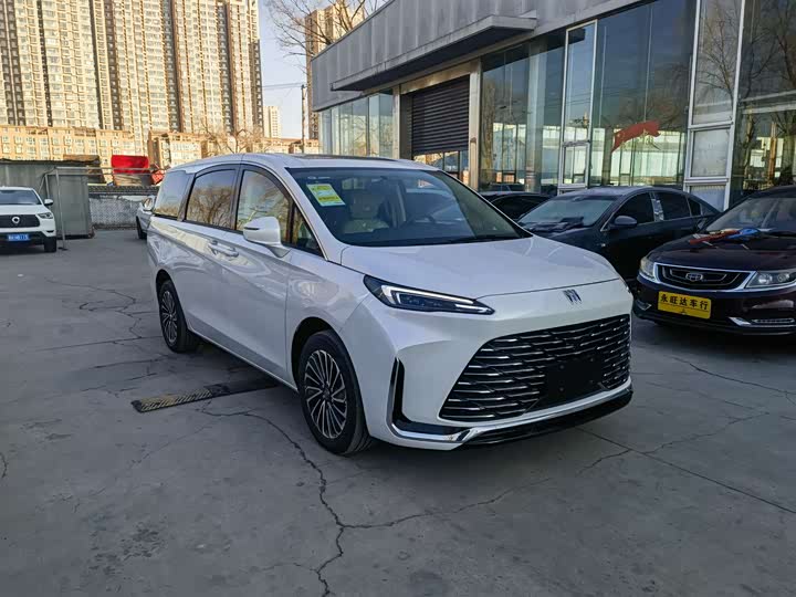 Фото 3 - Buick GL8 Hybrid