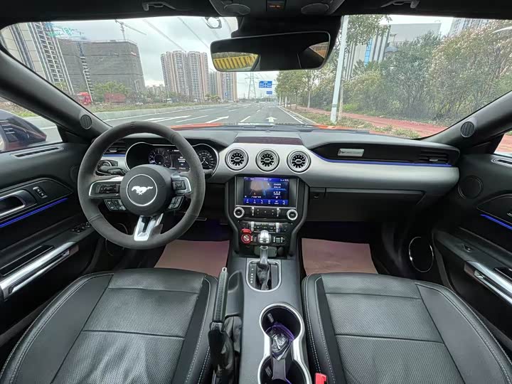 Фото 6 - Ford Mustang