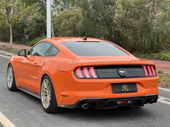 Фото 7 - Ford Mustang