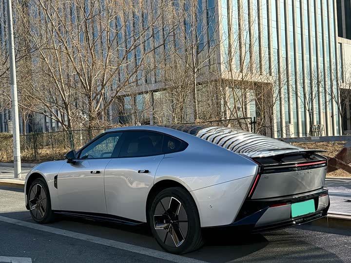 Фото 3 - XPeng P7