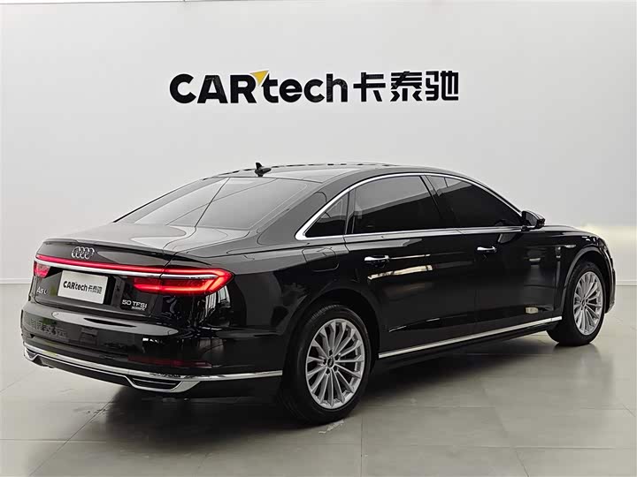 Фото 5 - Audi A8