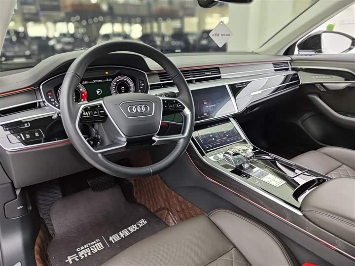 Фото 8 - Audi A8