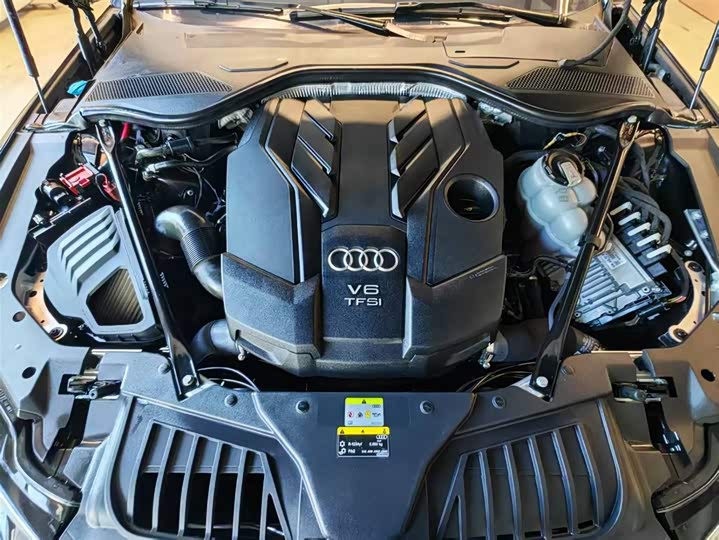 Фото 6 - Audi A8