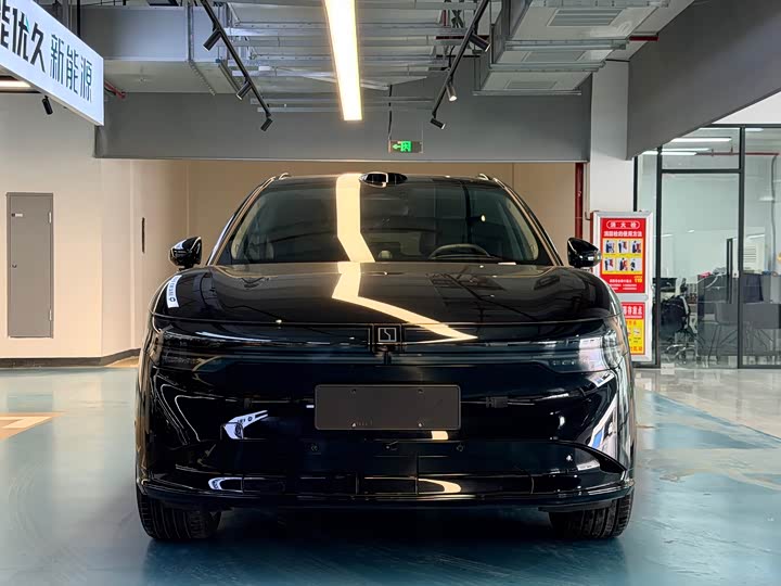 Фото 2 - Zeekr 7X