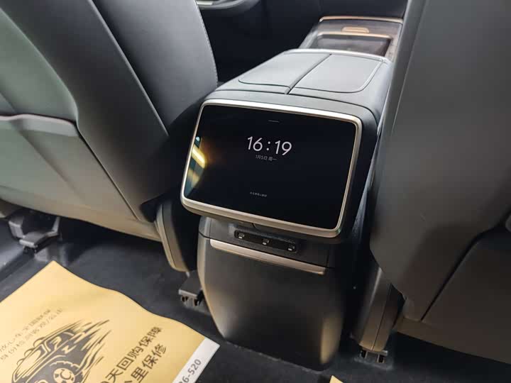 Фото 9 - Nio Onvo L90