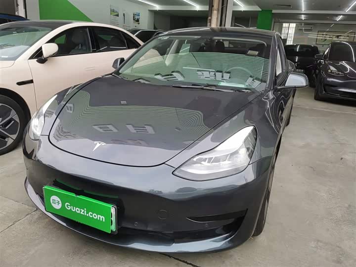 Фото 1 - Tesla Model 3