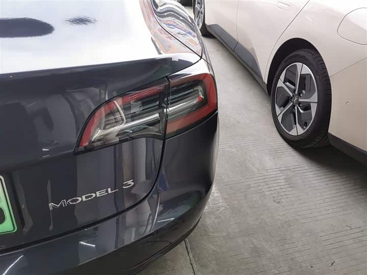 Фото 8 - Tesla Model 3