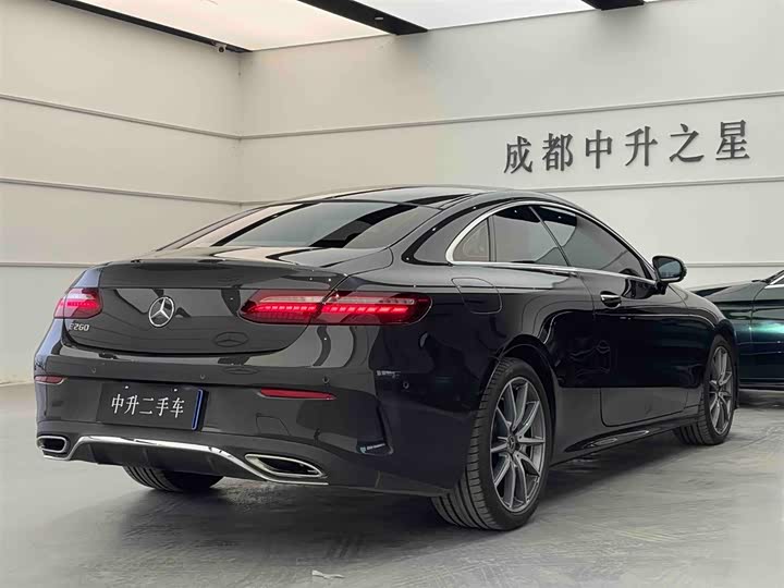 Фото 6 - Mercedes-Benz E-Class