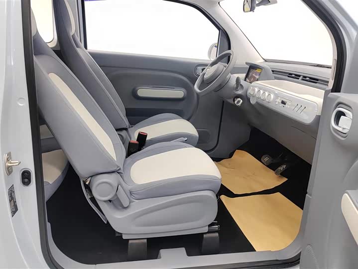 Фото 8 - Bestune Pony