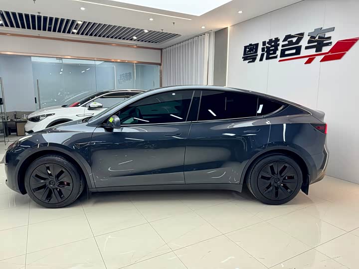 Фото 2 - Tesla Model Y