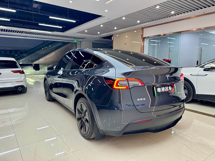 Фото 3 - Tesla Model Y