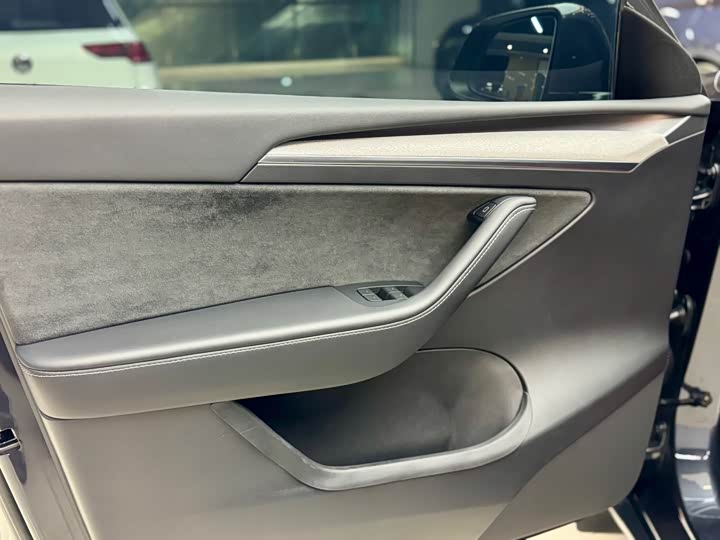 Фото 6 - Tesla Model Y