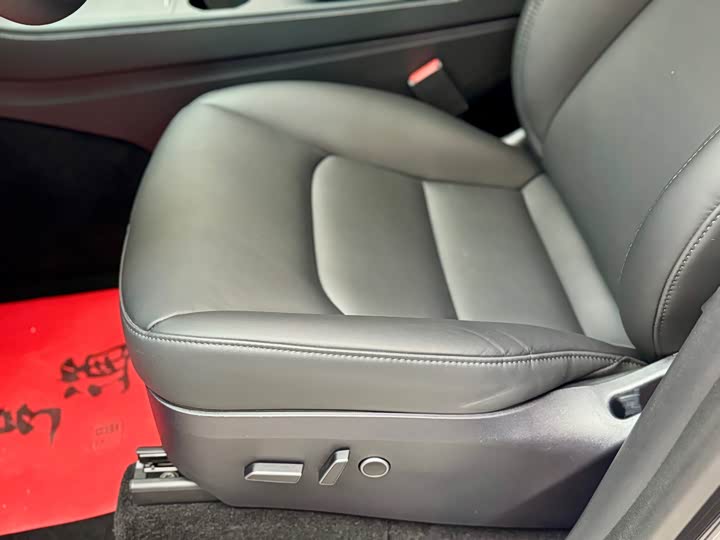 Фото 8 - Tesla Model Y