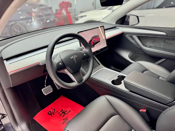 Фото 9 - Tesla Model Y