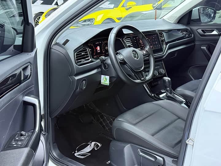 Фото 5 - Volkswagen T-Roc