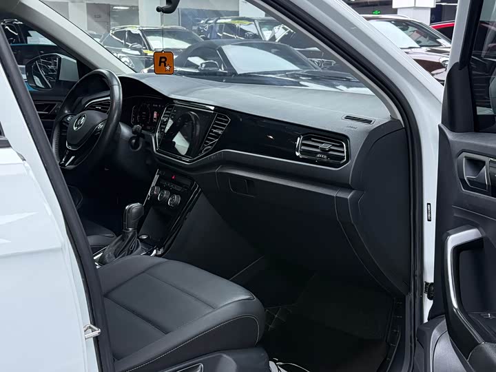 Фото 6 - Volkswagen T-Roc