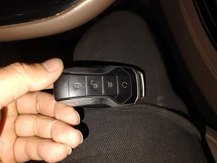 Фото 9 - BYD Han