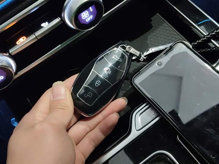 Фото 9 - Hongqi HS5