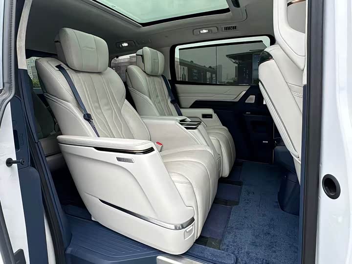 Фото 8 - Buick GL8 Century