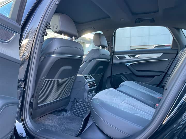 Фото 5 - Audi A6L