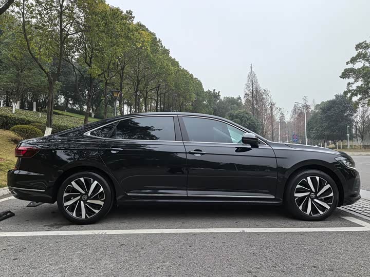 Фото 7 - Volkswagen Passat