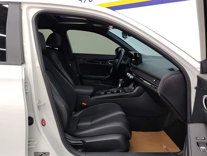 Фото 8 - Honda Civic