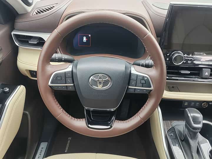 Фото 7 - Toyota Highlander