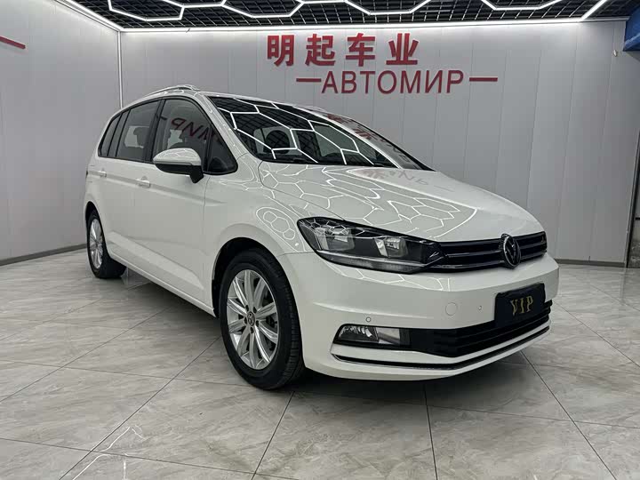 Фото 2 - Volkswagen Touran L