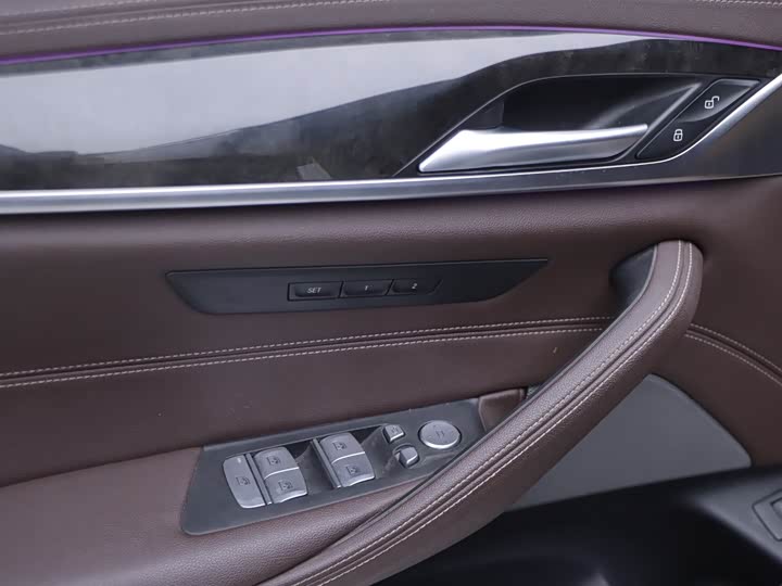 Фото 6 - BMW 5 Series Hybrid