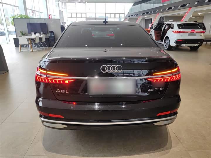 Фото 6 - Audi A6L