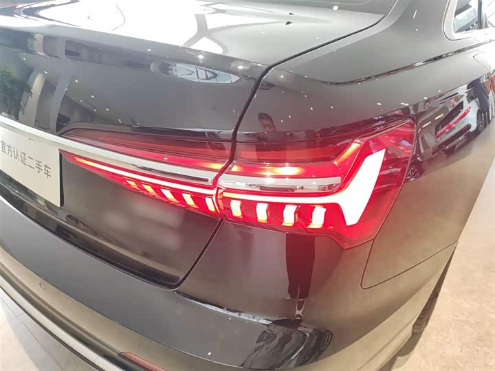 Фото 8 - Audi A6L