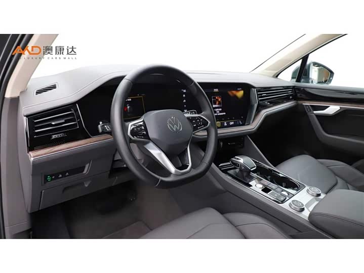 Фото 6 - Volkswagen Touareg