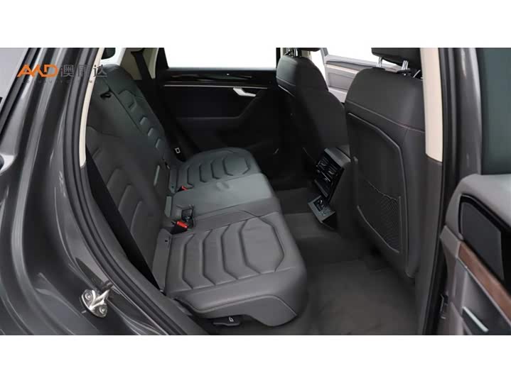 Фото 8 - Volkswagen Touareg